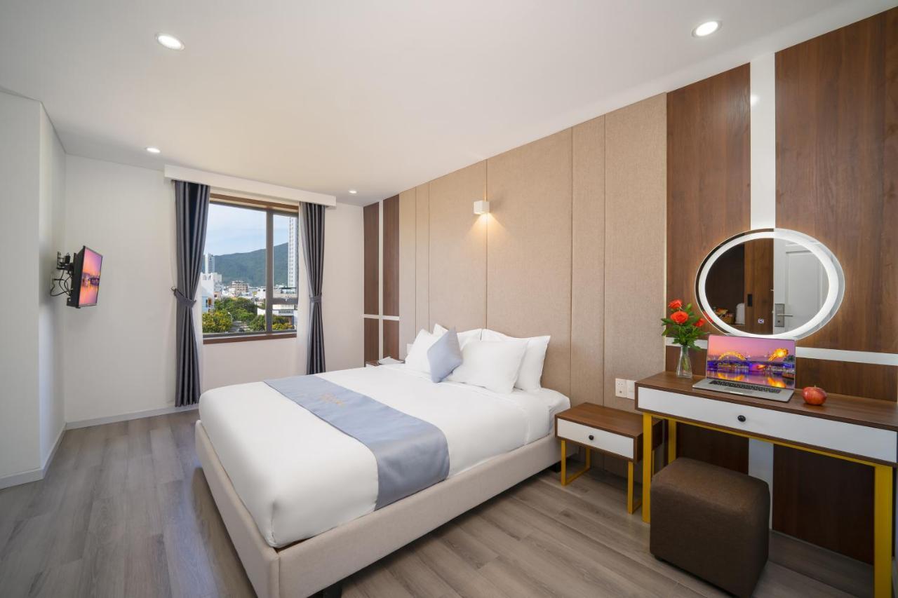 Hotel London And